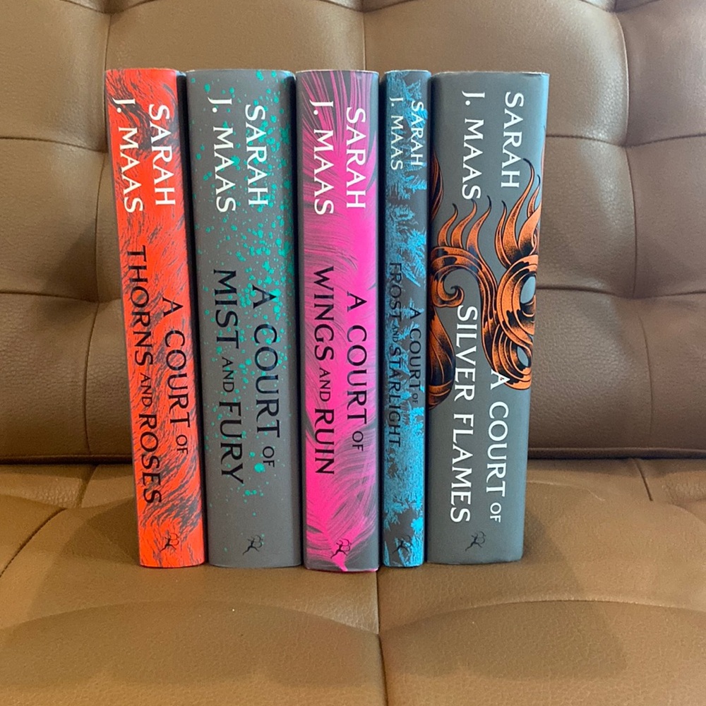 COMPLETE SET OF A COURT OF THORNS AND ROSES